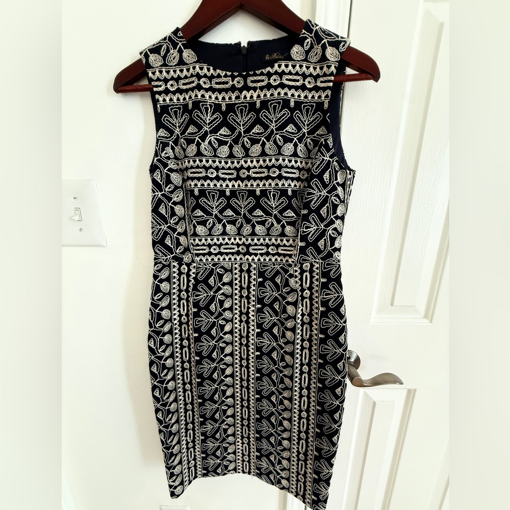 Brooks Brothers Sheath Dress 4P Navy with Off White Embroidery